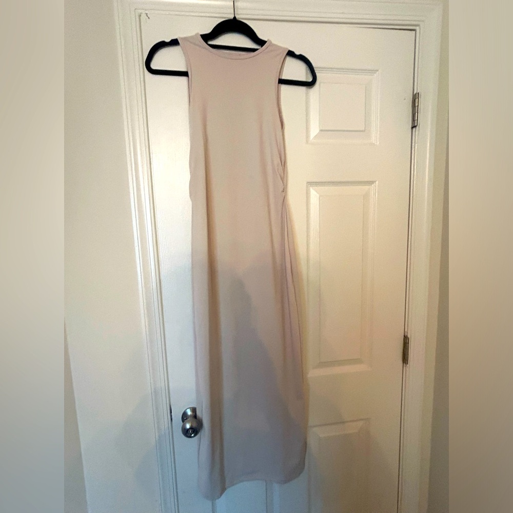 This is a lovely bodycon dress. Great material very soft and beautiful.